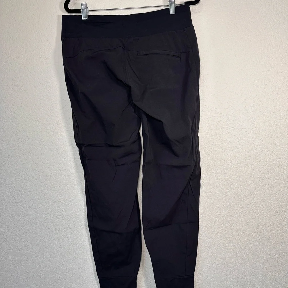 Athleta Trekkie North Jogger Pants Black Hiking Travel Ripstop Size 8 - Picture 6 of 9